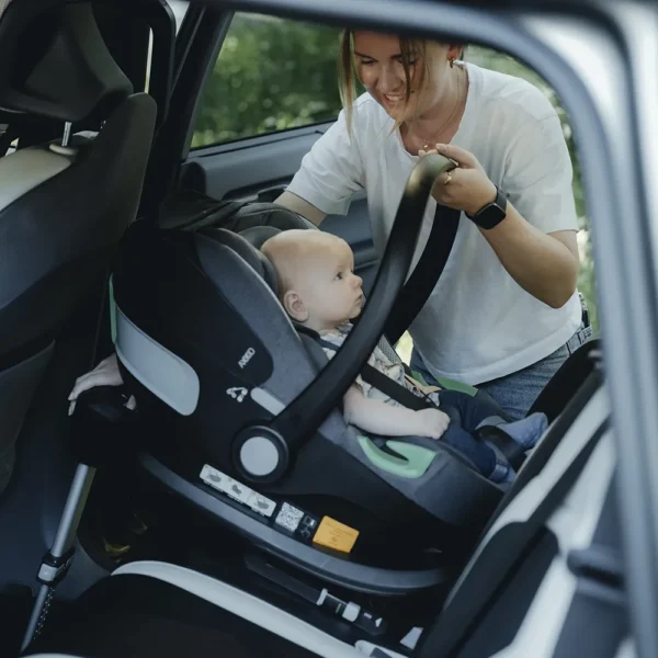 Axkid Gokid i-Size turvahäll 40–87 cm/13 kg + Isofix alus, Coastal Storm Black — изображение 10