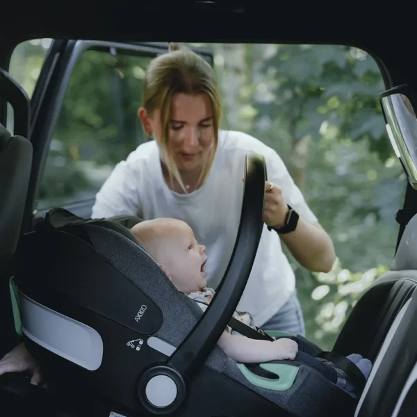 Axkid Gokid i-Size turvahäll 40–87 cm/13 kg + Isofix alus, Coastal Storm Black — изображение 11